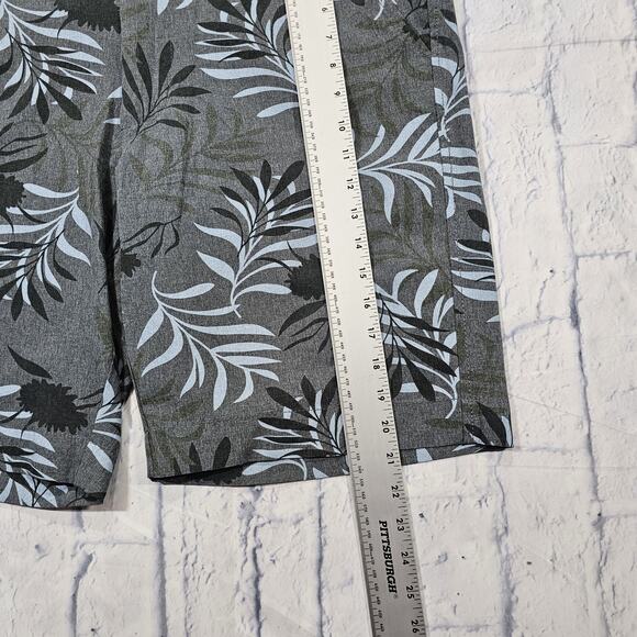 VTG VINTAGE 1946 MENS SIZE 38 Chino Shorts Gray Floral Performance Slash Pockets - Picture 2 of 11